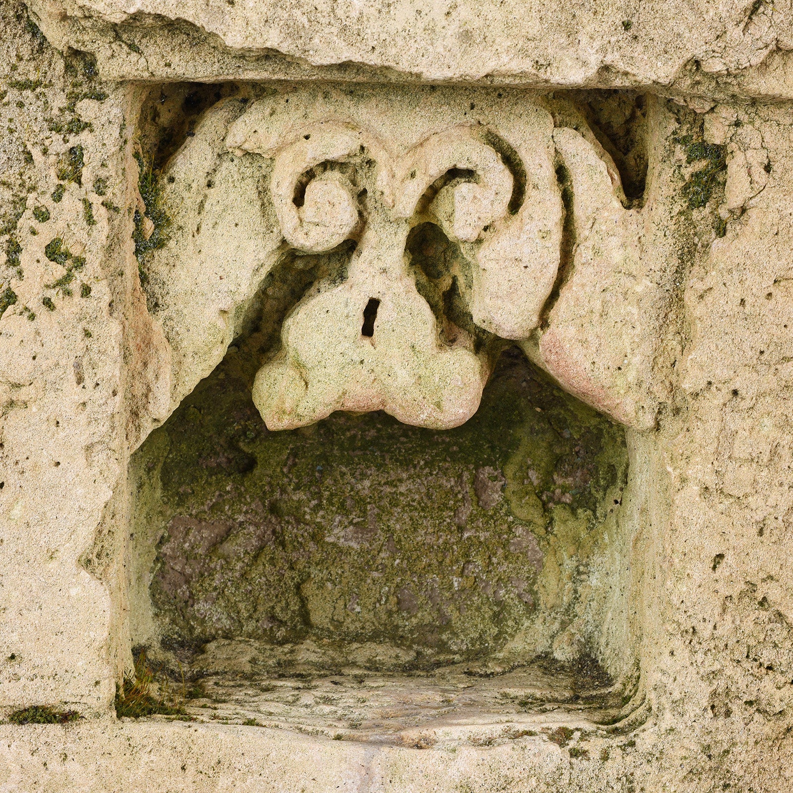 Stone Lamp Niche From Gujarat - 19th Century