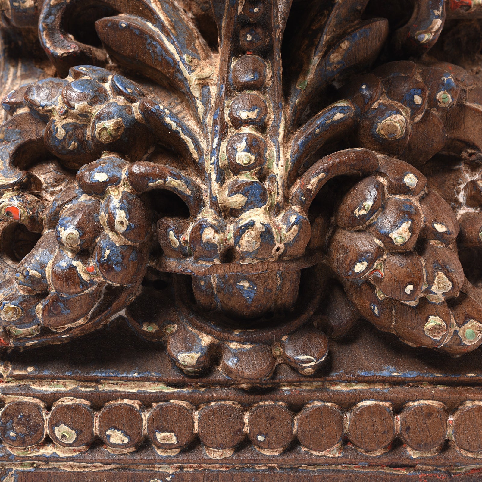 Carved Teak Corbel From Maharashtra - 19th Century