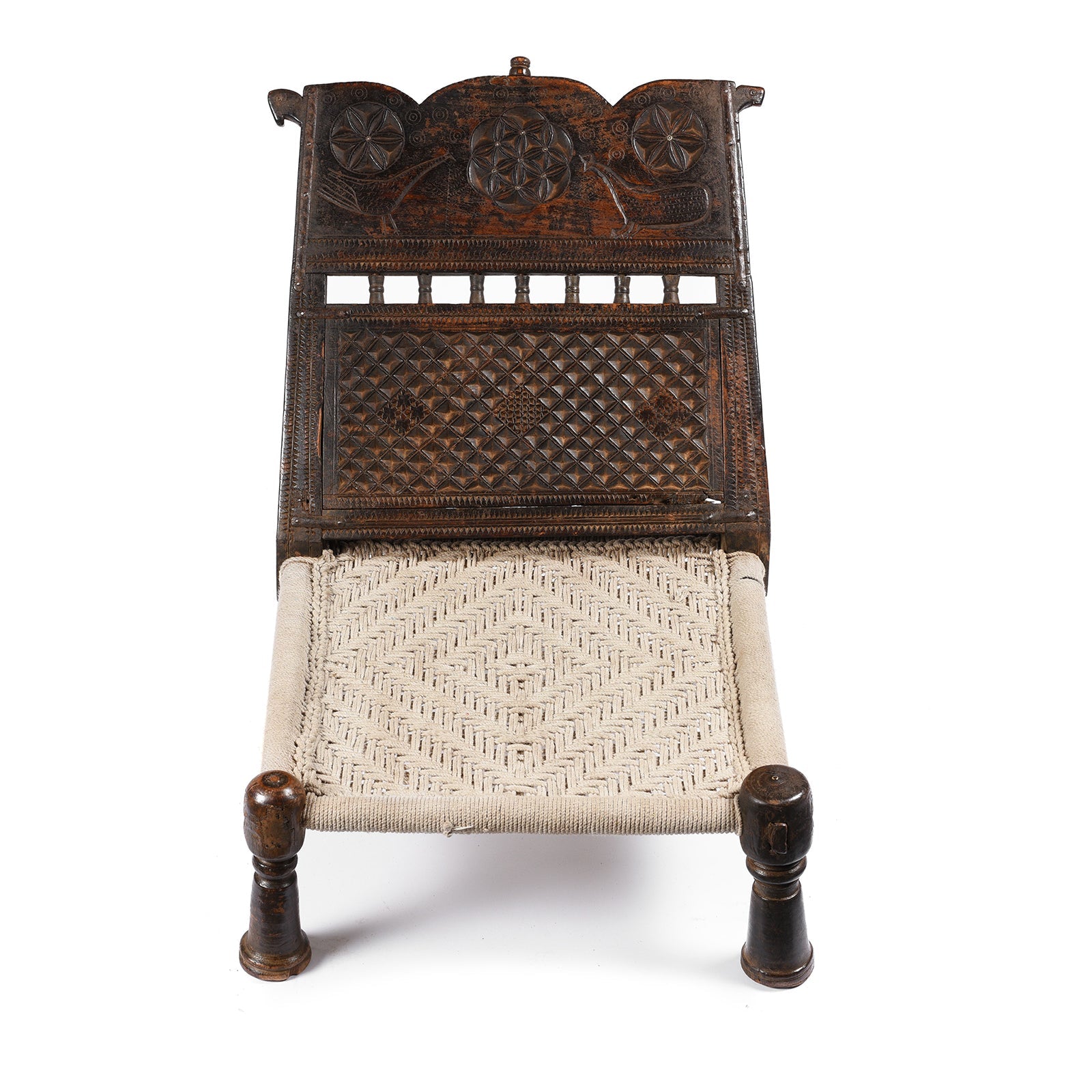 Chip Carved Low Pidha Chair From Shekhawati - 19th Century