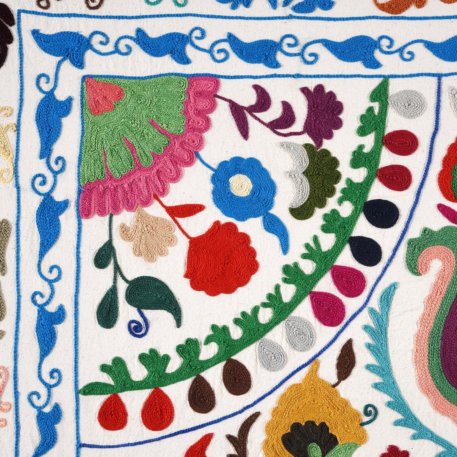 Embroidered Suzani Throw (210 x 148 cm)