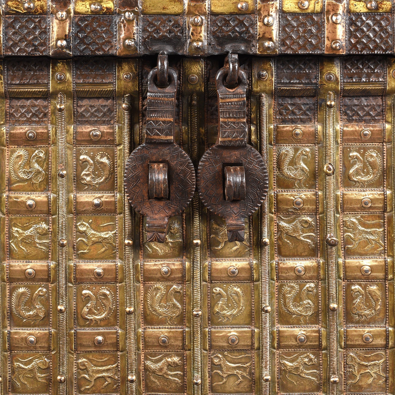 Brass Bound 'Pithara' Console Chest From Gujarat - 19th Century