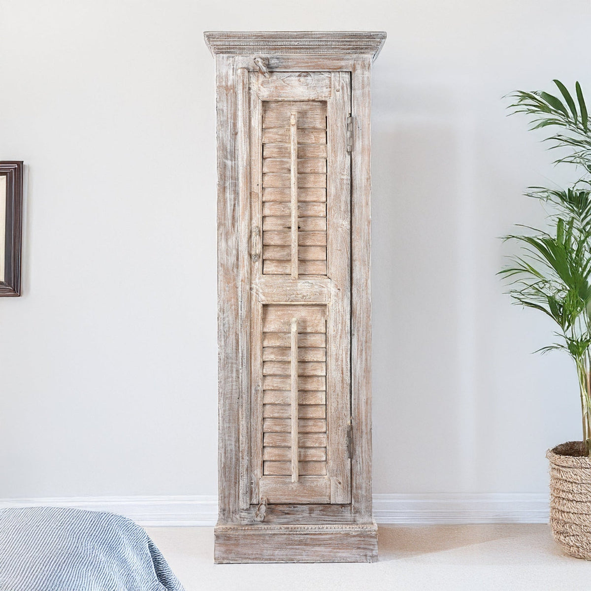 White Painted Louvre Cabinet