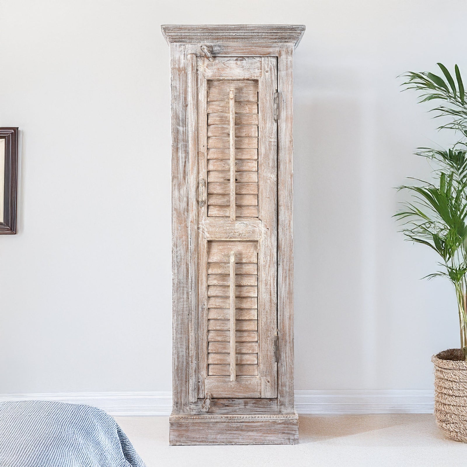 White Painted Louvre Cabinet
