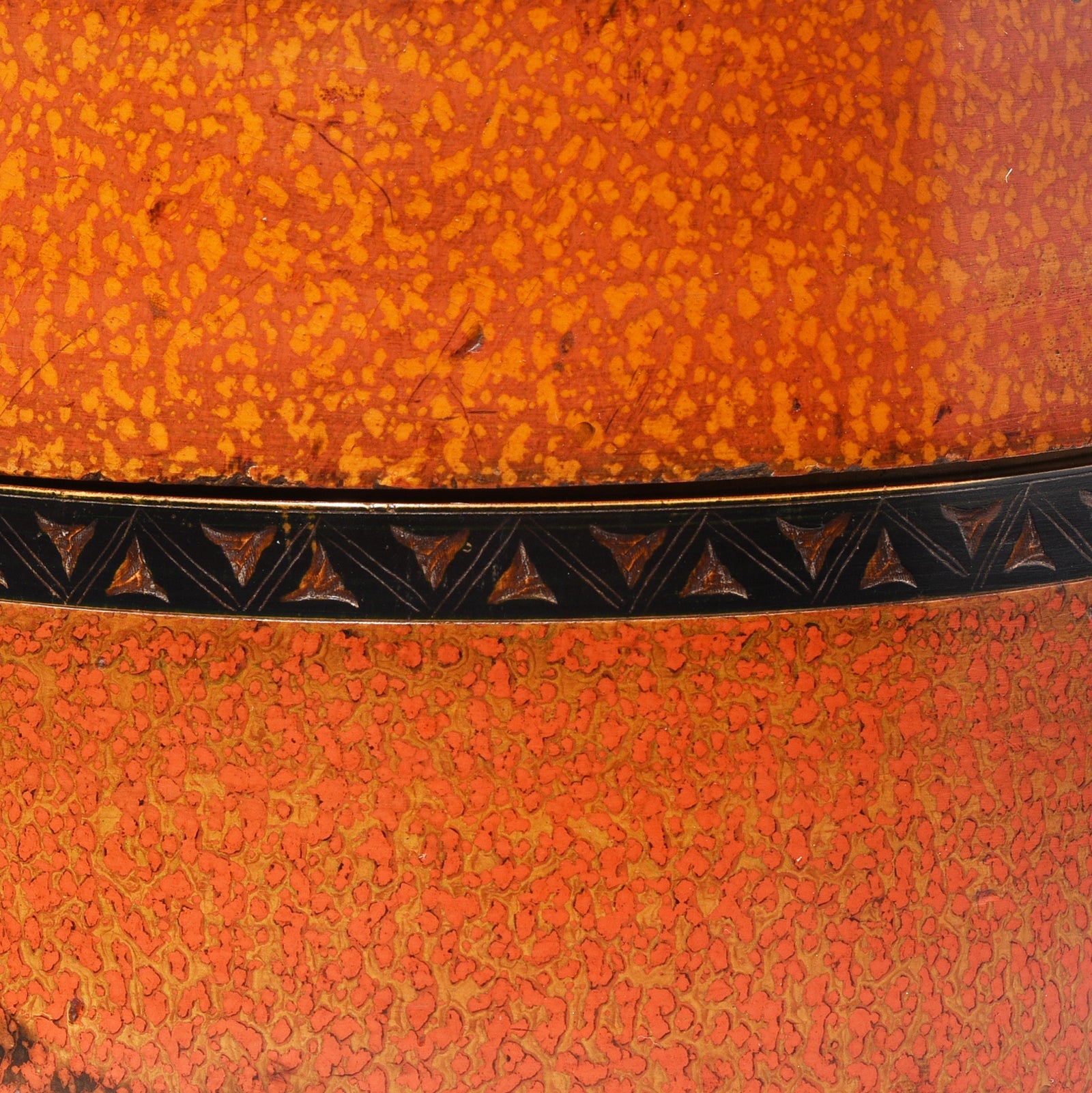 Spotted Lacquer Pot From Barmer - 19th Century