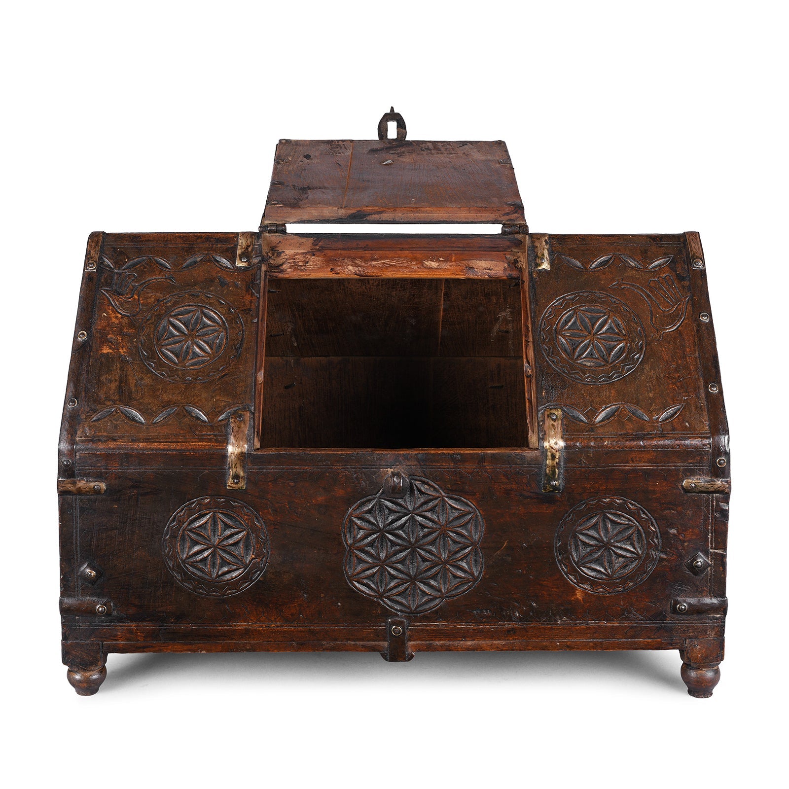 Chip Carved Dowry Hut Box From Jaisalmer - 19th Century