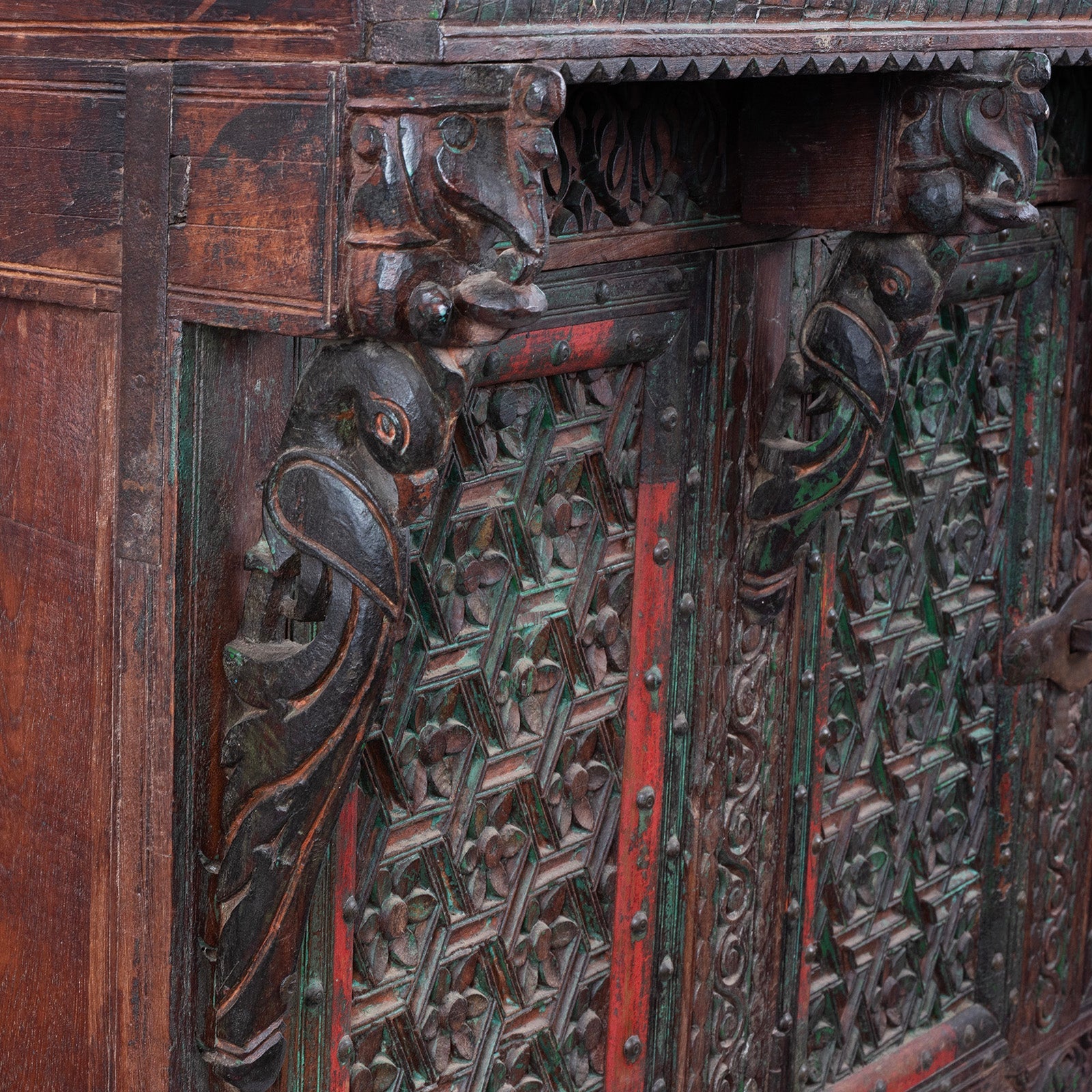 Painted Majus Dowry Chest From Saurashtra - 19th Century