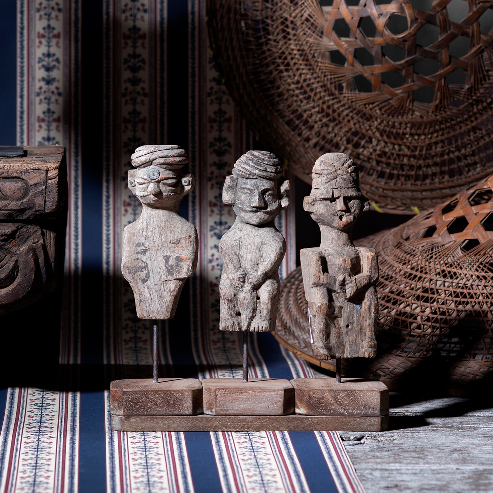 3 Gujarati Figures On Stand - Ca 1930
