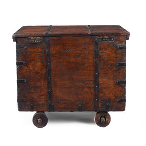 Brass & Iron Bound Chest On Wheels From Gujarat - 19th Century