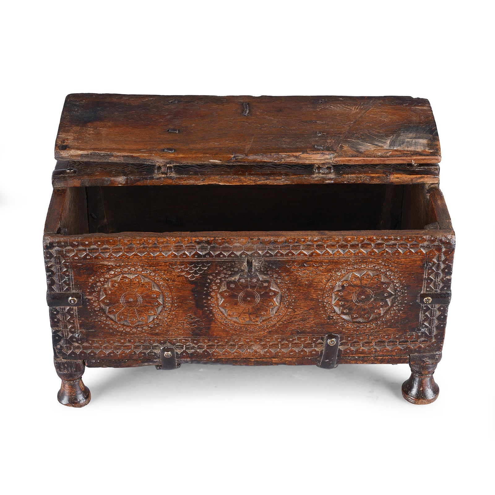 Chip Carved Merchant Box From Jaisalmer - 19th Century
