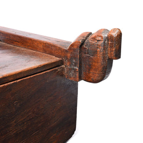 Carved Indian Harpa Box From Banswara - 19th Century