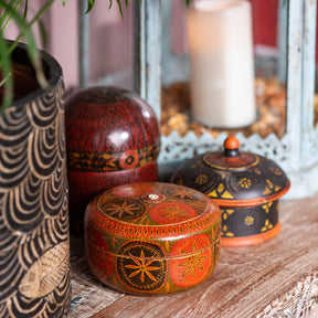 Scratchwork Lacquer Pot From Barmer - Late 19th Century
