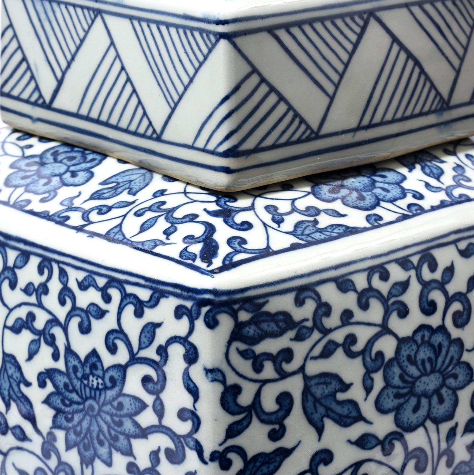 Blue & White Porcelain Tea Caddy Table Lamp