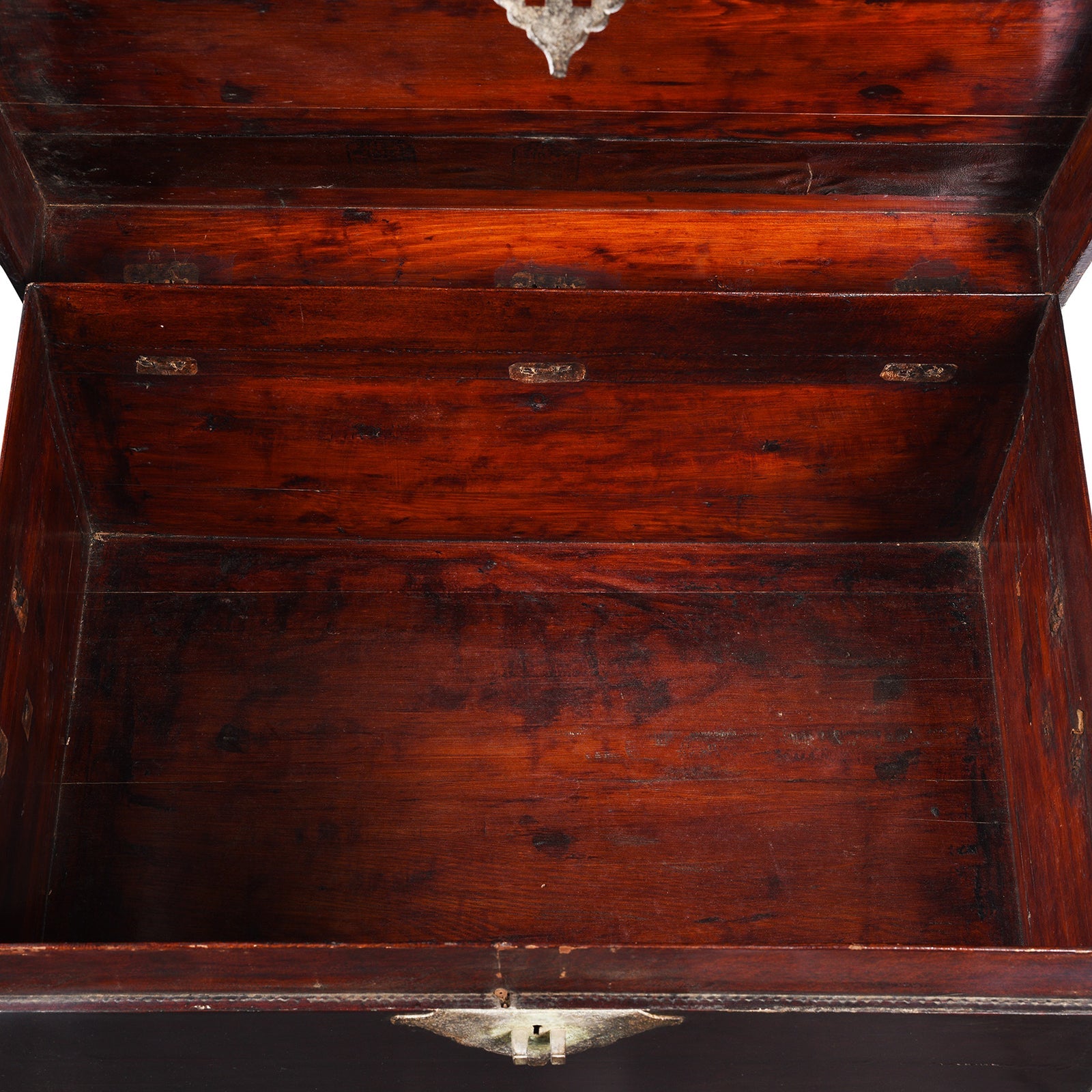 Aubergine Leather Trunk From Shanghai - Early 19thC
