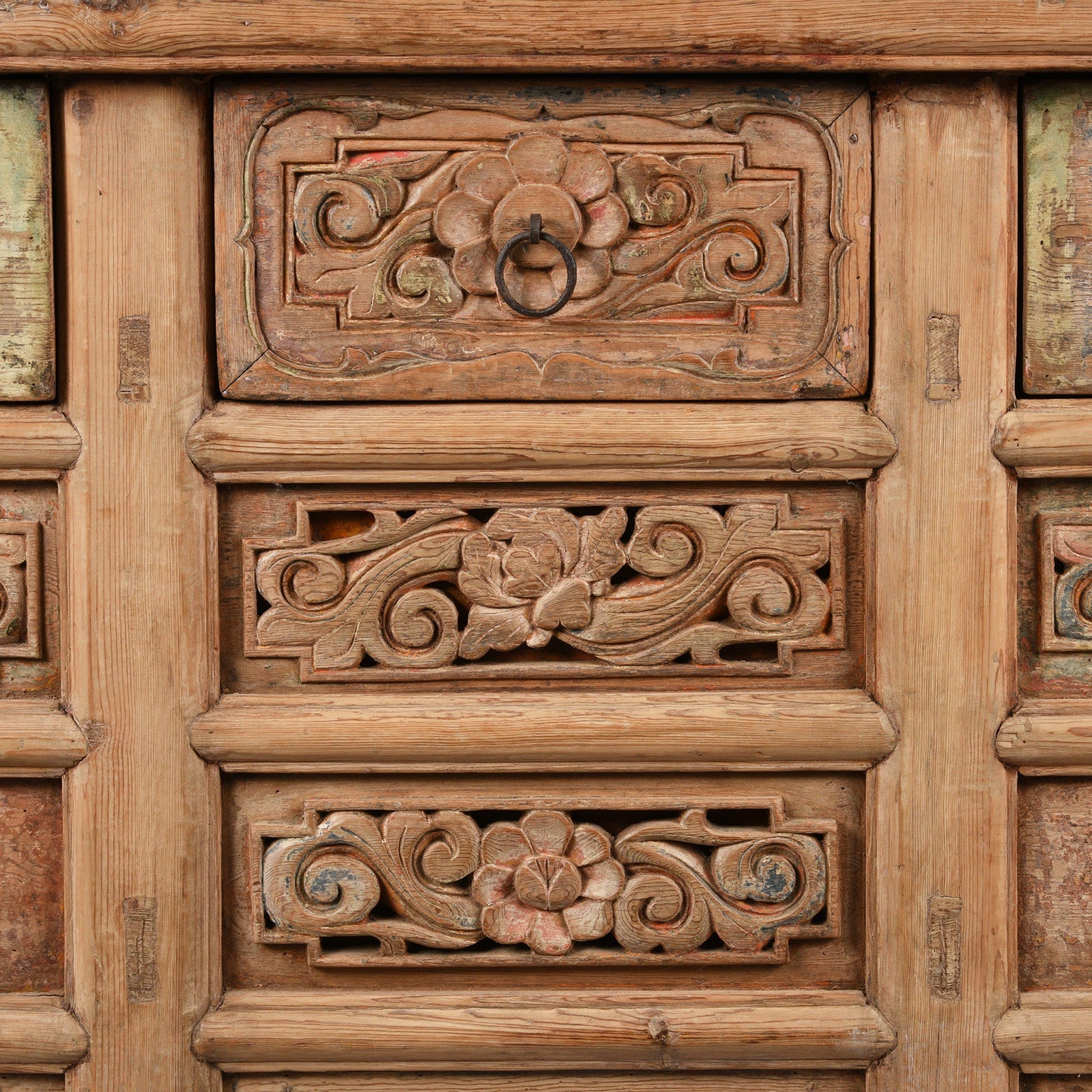 Carved Elm Coffer Sideboard From Shanxi Province - 19th Century