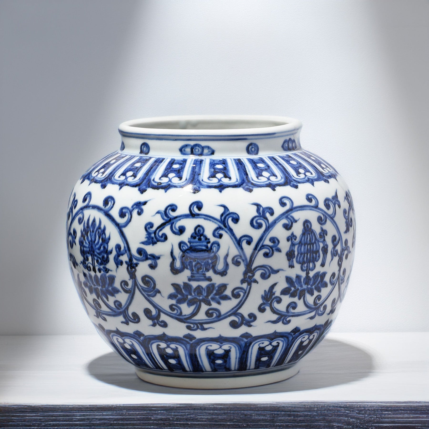 Blue & White Porcelain Jardinière - Trailing Leaf Design