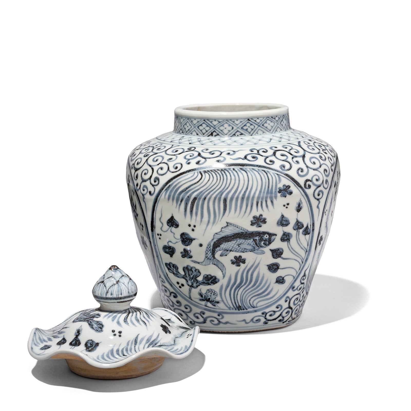 Hongwu Blue & White Porcelain Frilled Ginger Jar  - Fish