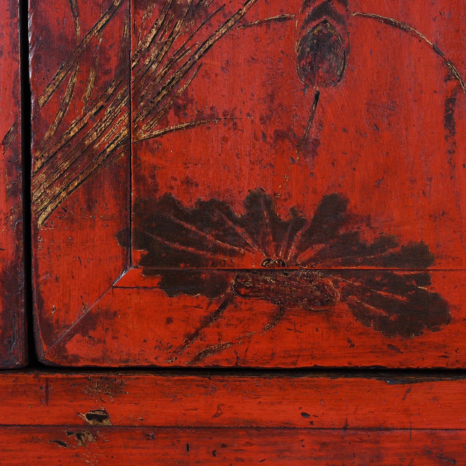 Red Lacquer Wedding Cabinet From Shanxi Province - 19th Century