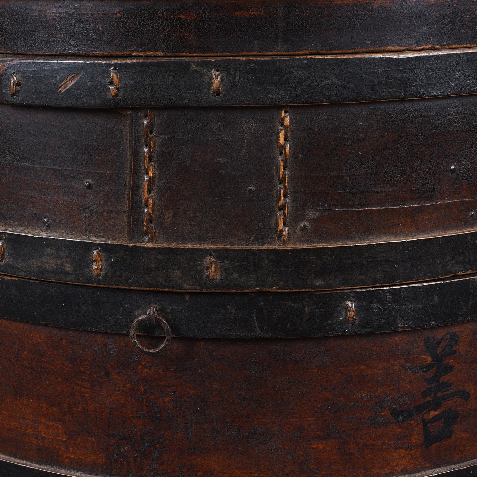 Painted Willow Hat Box From Shanxi - 19th Century