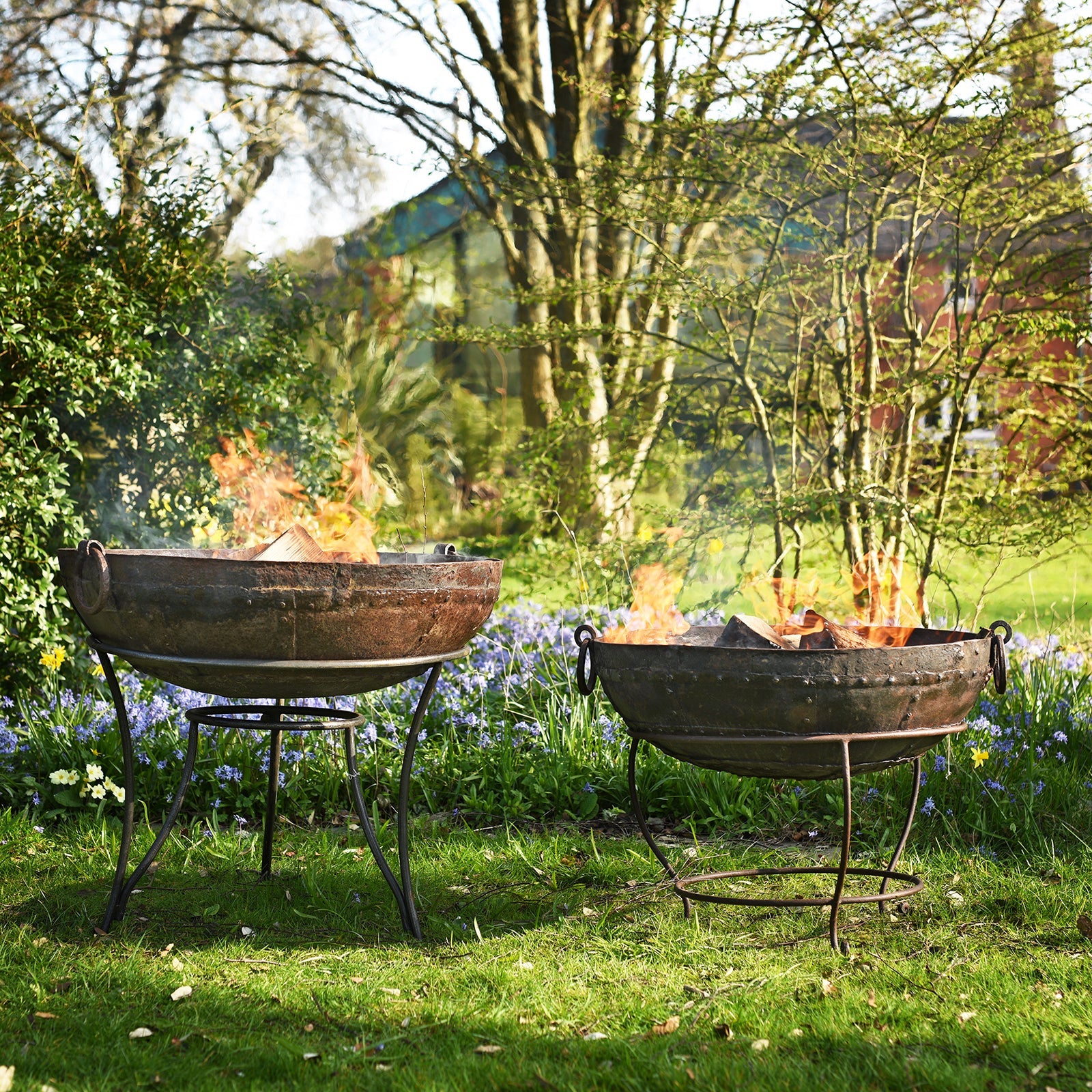 Old Kadai Fire Bowl on Stand - Ca 1920 - 88cm