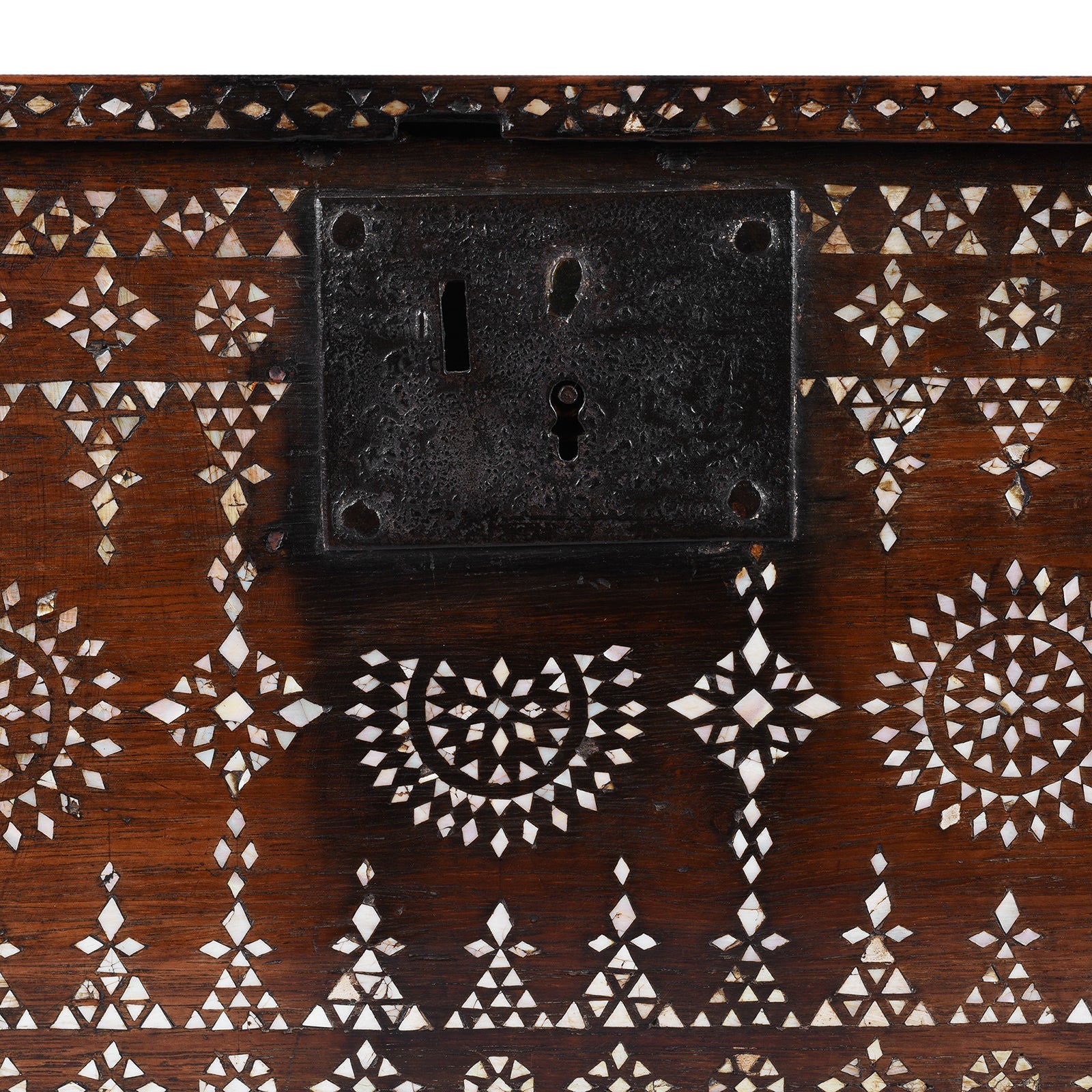 Mother Of Pearl Chest From Indonesia - Ca 1900