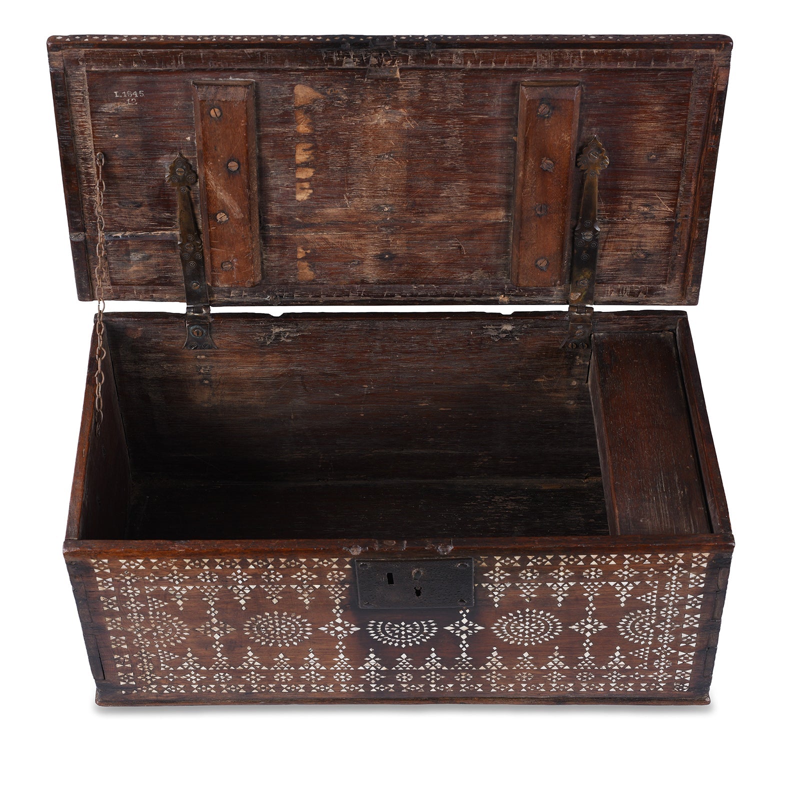 Mother Of Pearl Chest From Indonesia - Ca 1900