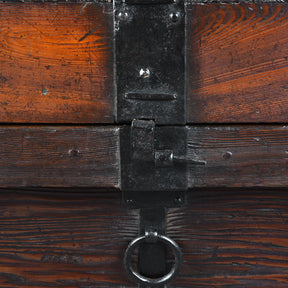 Japanese Nagamochi Kuruma Chest – Edo Period (17th Century)