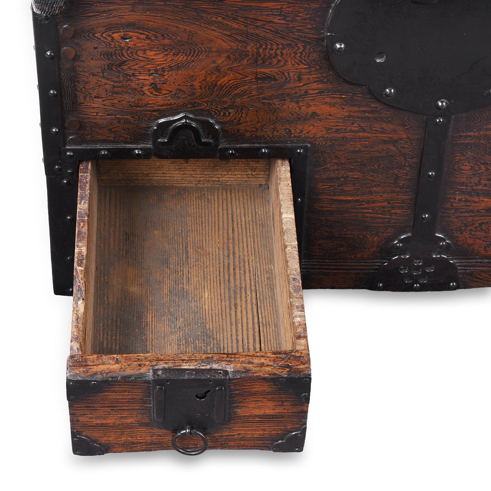 Japanese Nagamochi Kuruma Chest – Edo Period (17th Century)