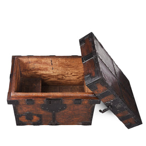 Japanese Nagamochi Kuruma Chest – Edo Period (17th Century)