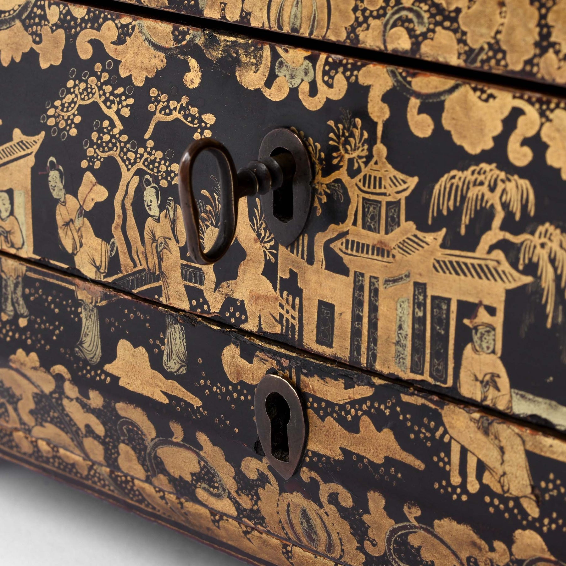 Chinese Export Lacquer Sewing Box - Qing Dynasty Early 19thC