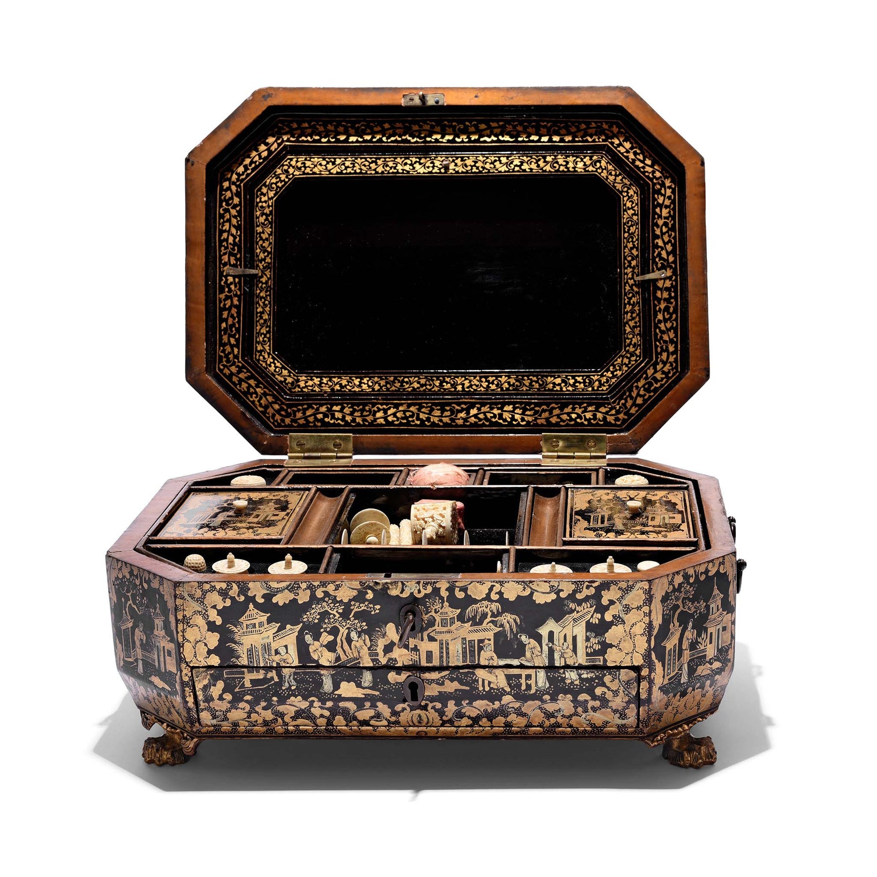 Chinese Export Lacquer Sewing Box - Qing Dynasty Early 19thC