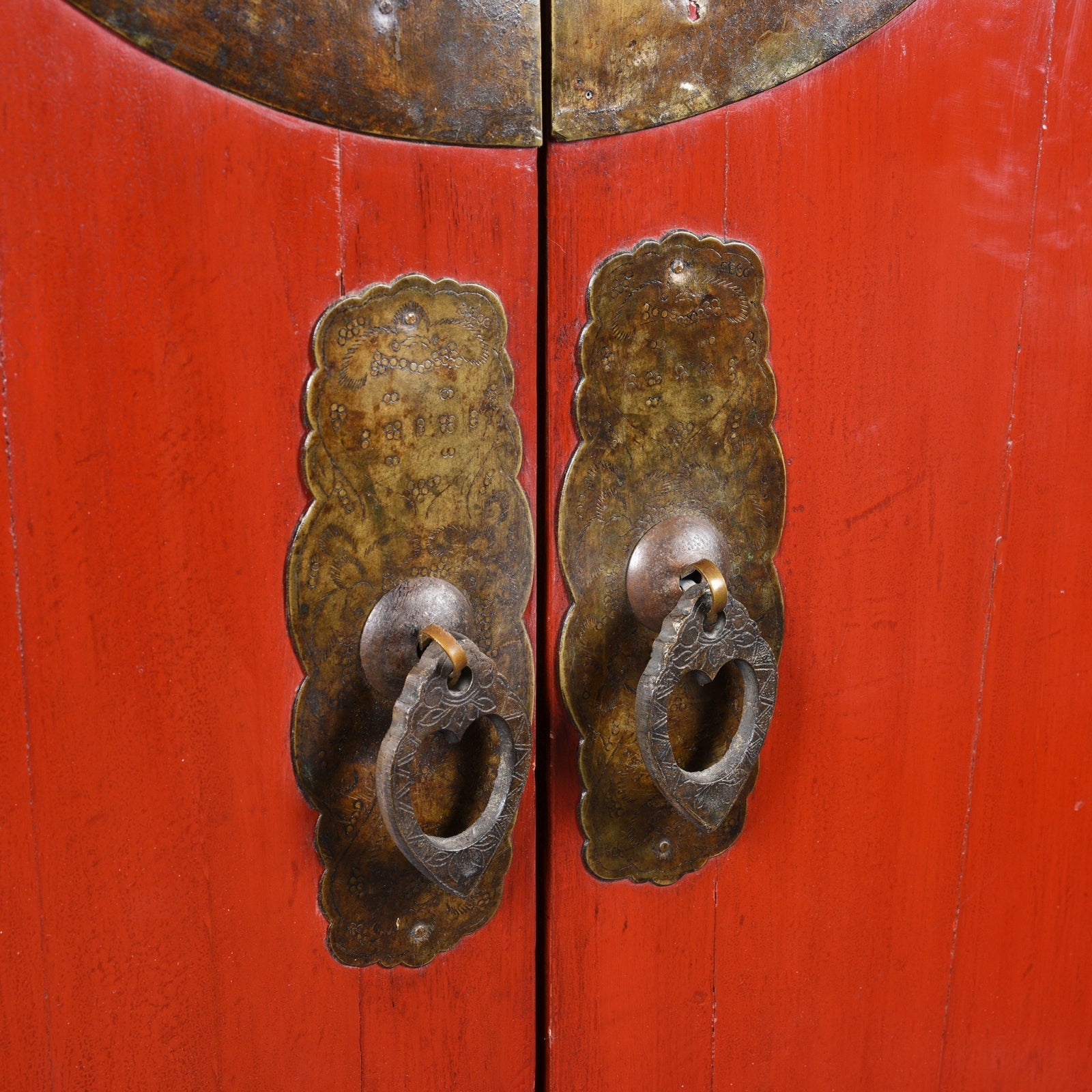 Red Lacquer Ningbo Wedding Cabinet - Ca 1900