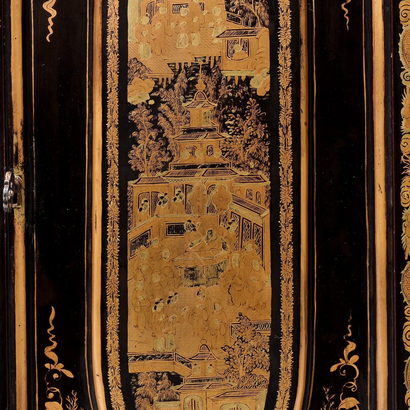 Gilt Black Lacquer Chinese Export Jewellery Cabinet - Early 19thC
