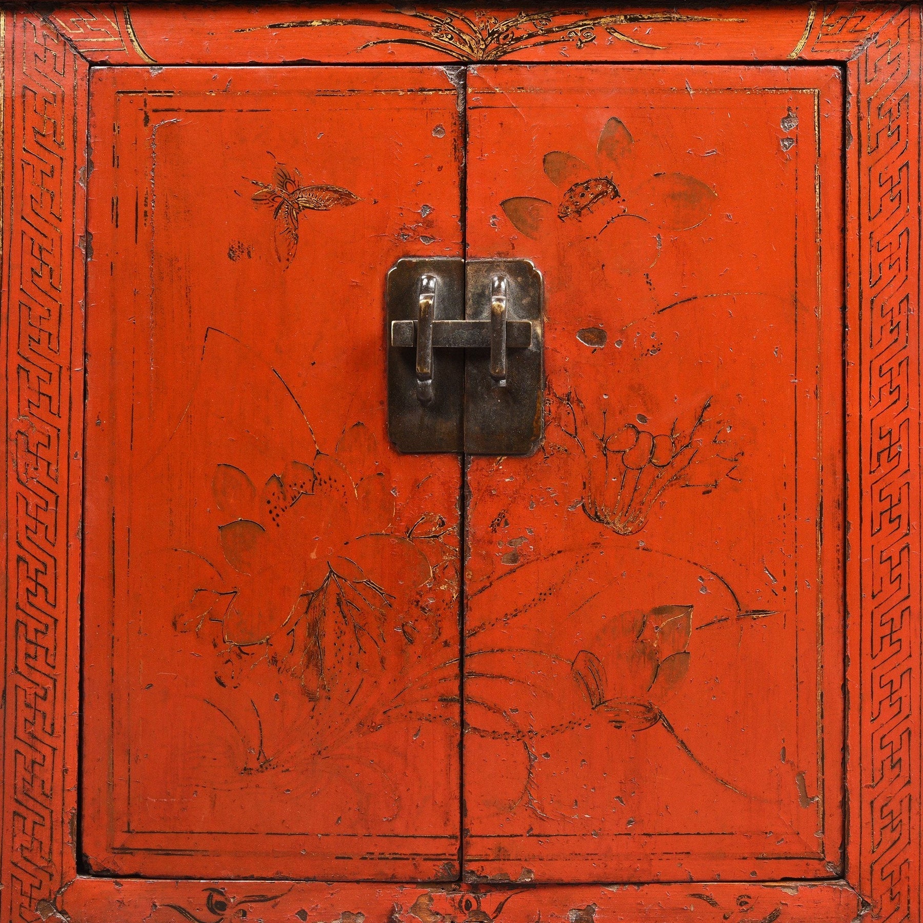 Chinese Red Lacquer Bedside Cabinet from Shanxi - Early 19thC