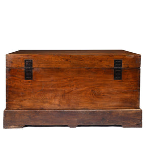 Exceptionally Large Camphor Trunk From Hebei - Early 19th Century