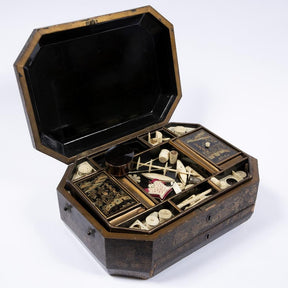 Black Lacquer Sewing Box - Qing Dynasty, Early 19thC