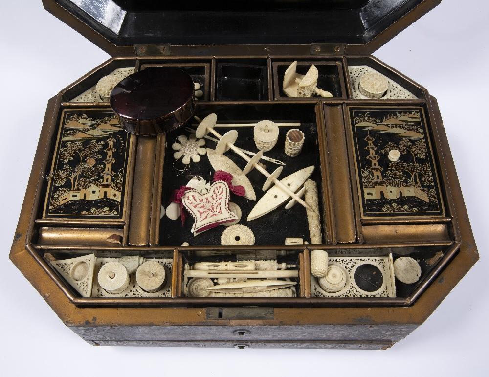 Black Lacquer Sewing Box - Qing Dynasty, Early 19thC