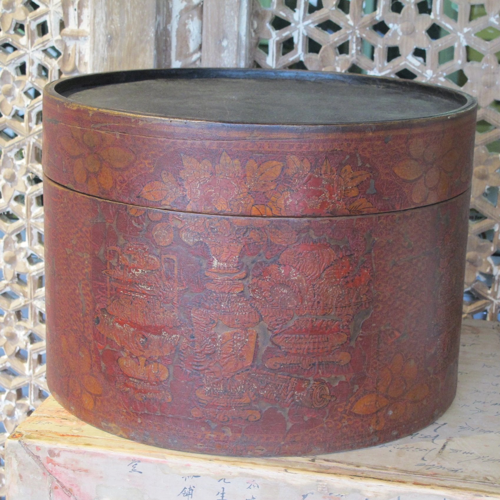 Red Lacquer Hat Box From Shanxi - 19thC