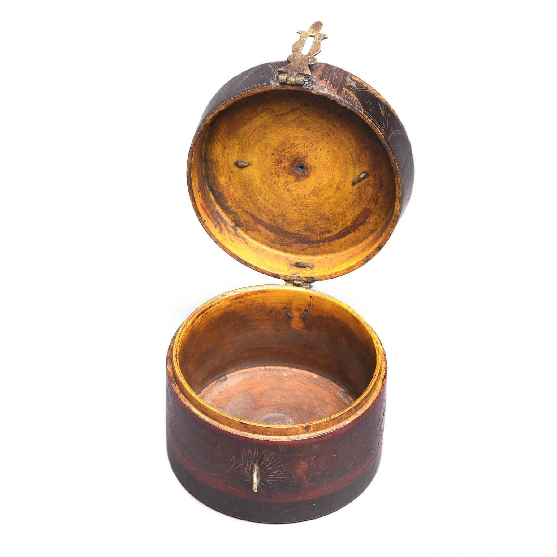 Regency Style Red Lacquer Pot From Kutch - 19thC