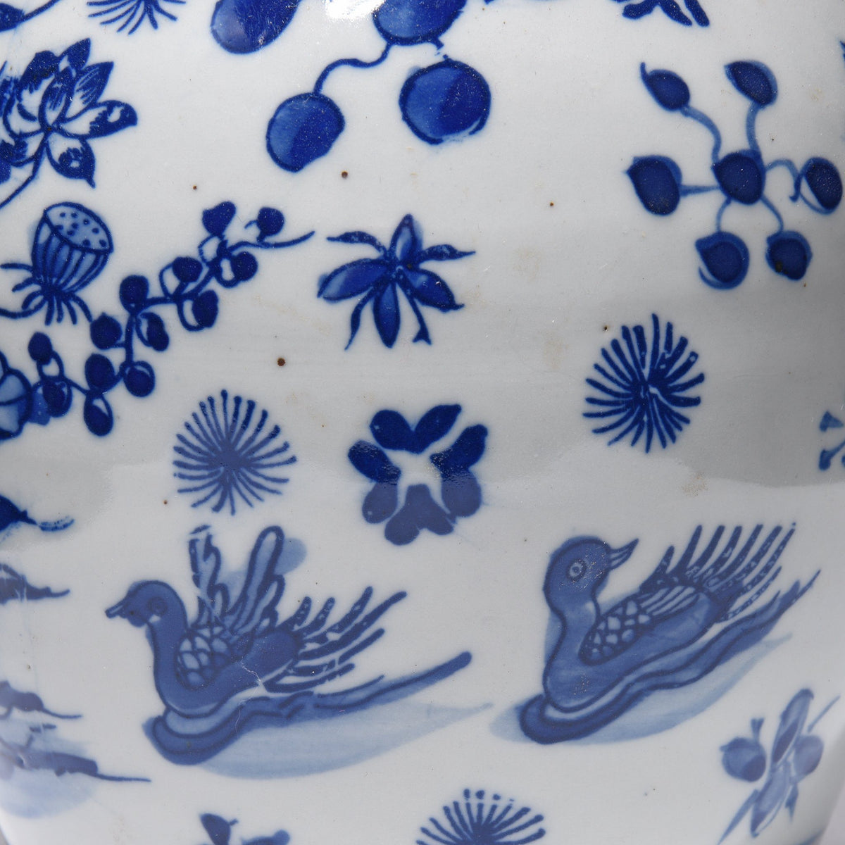 Blue & White Porcelain Ginger Jar & Lid - 15cm Diameter