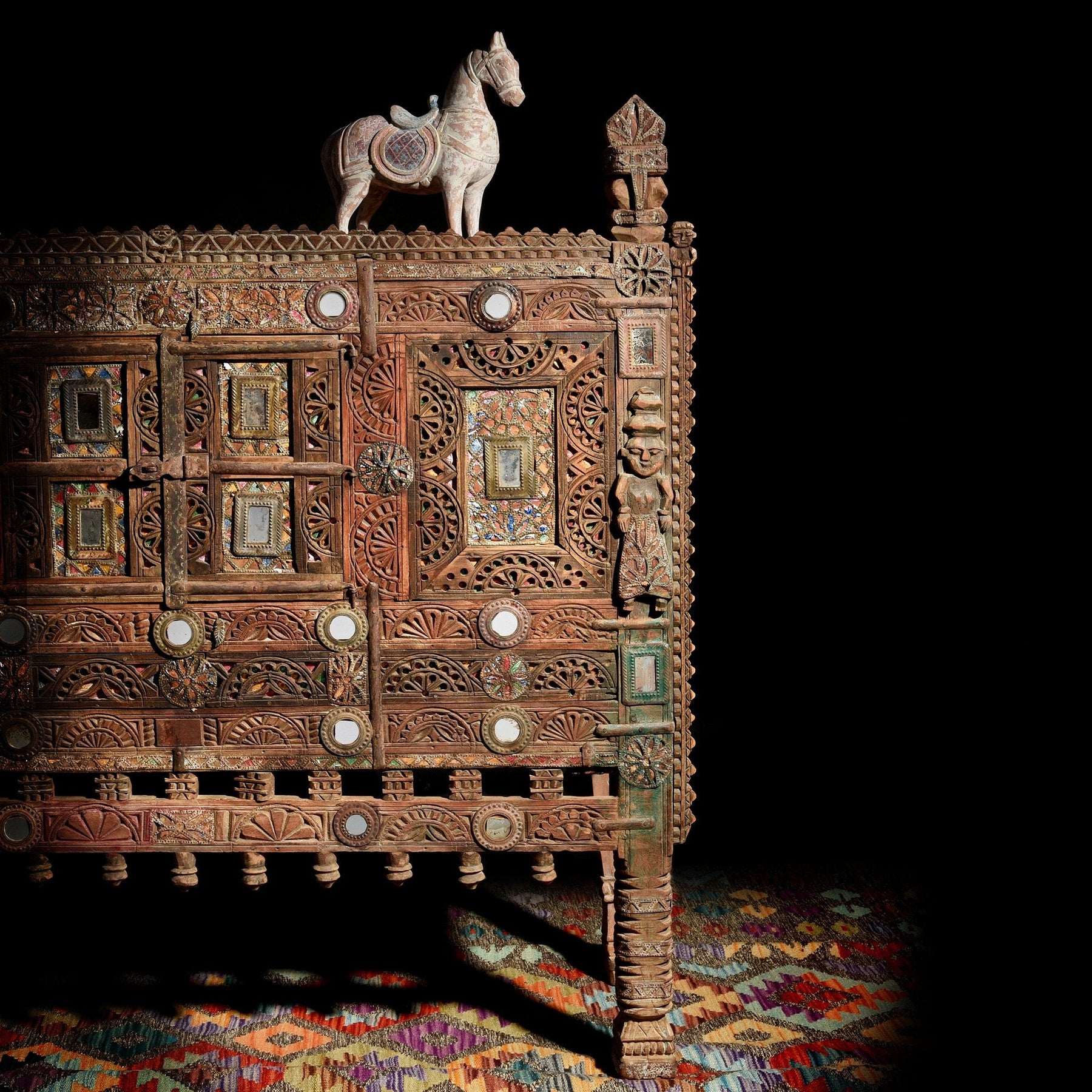 Carved Teak Damchiya Chest From Kutch - Ca 1920